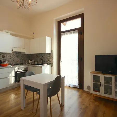 Vr - La Maison Du Coq Apartment